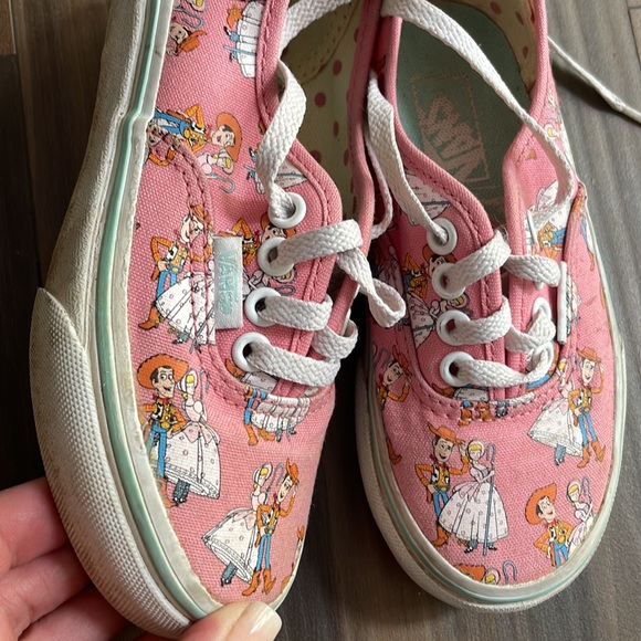 VANS- limited edition Disney collaboration - Picture 9 of 9